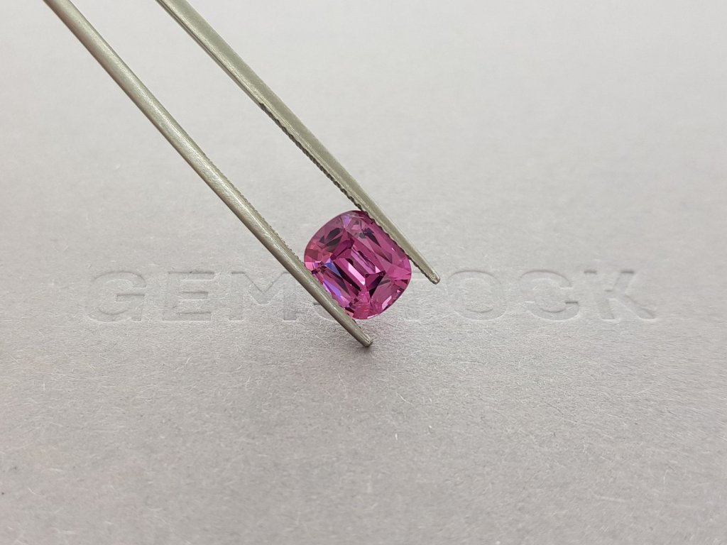 Intense pink spinel 2.41 ct, Vietnam Image №4