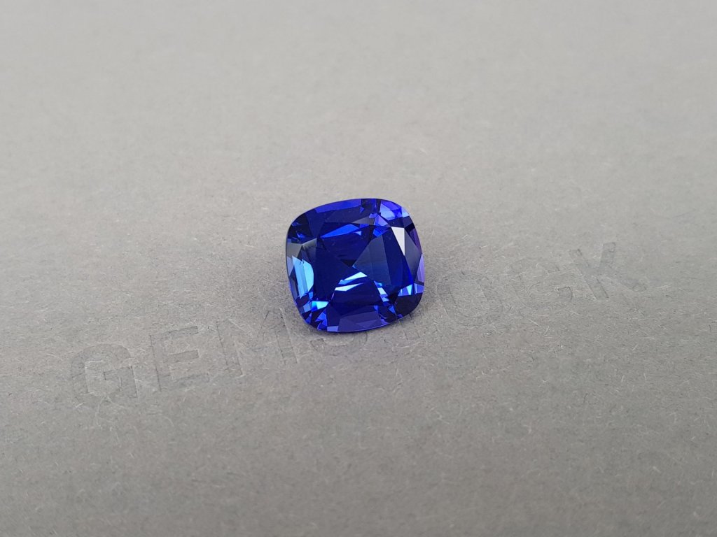 Intense Royal blue tanzanite in cushion cut 7.05 ct, Tanzania Image №2