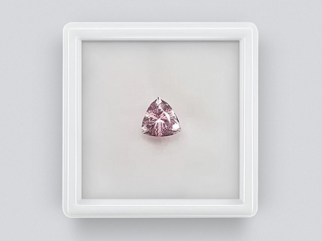 Trillion cut morganite 1.16 carats, Africa Image №1