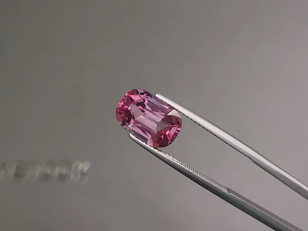 Cushion-cut pink spinel 5.00 carats, Tajikistan (Pamir)  Image №3