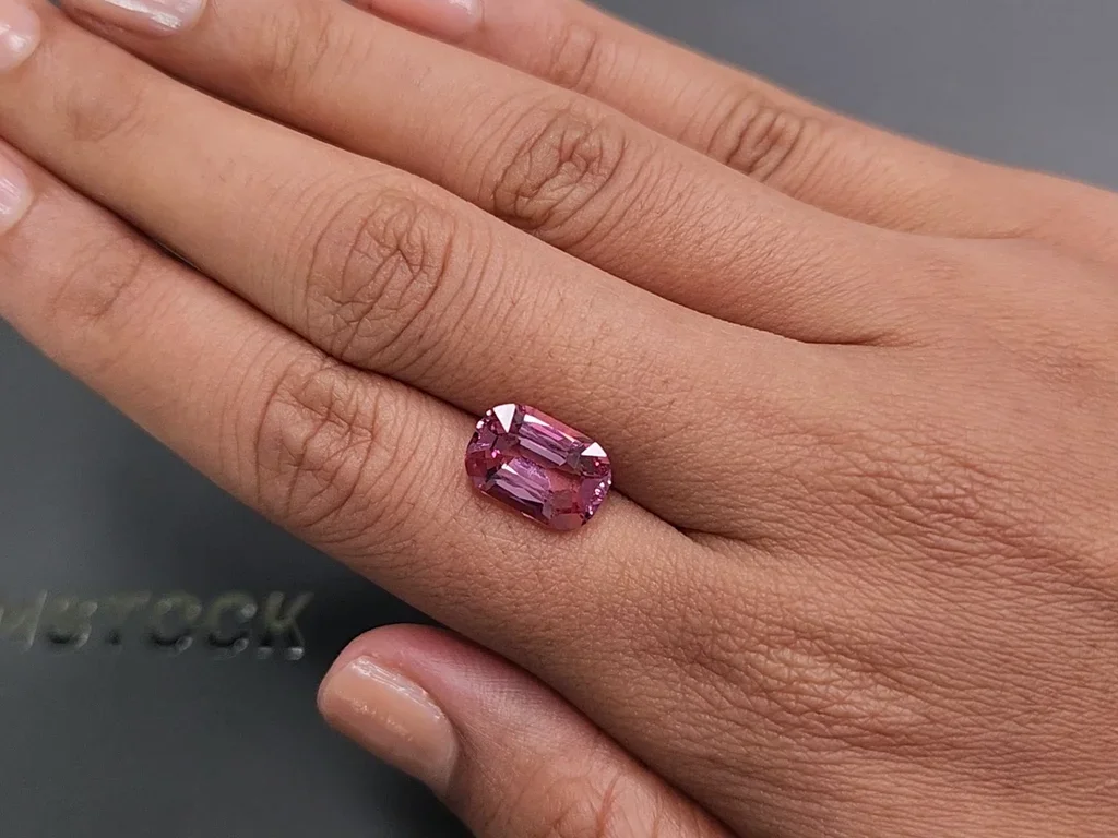 Cushion-cut pink spinel 5.00 carats, Tajikistan (Pamir)  Image №2