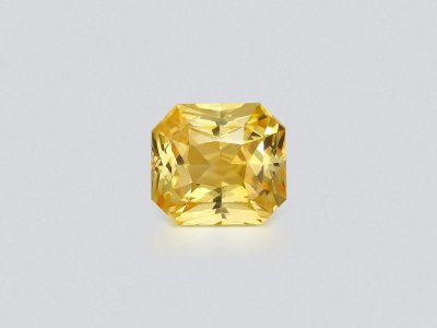 Yellow radiant cut sapphire 2.57 carats, Sri Lanka photo