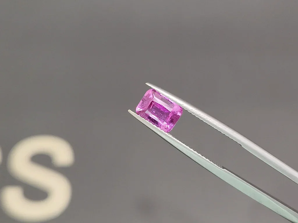Unheated Vivid Pink sapphire in cushion cut 1.68 carats, Sri Lanka Image №3