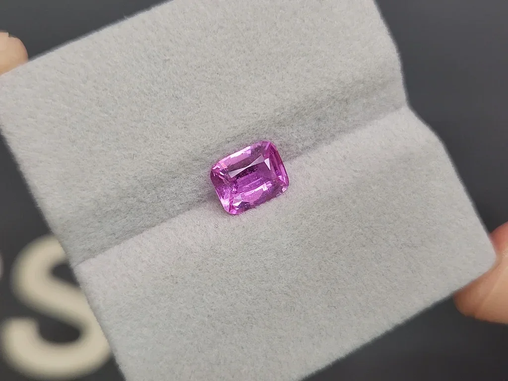 Unheated Vivid Pink sapphire in cushion cut 1.68 carats, Sri Lanka Image №4