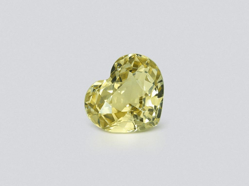 Yellow-green chrysoberyl heart shape 2.06 carats, Madagascar Image №1