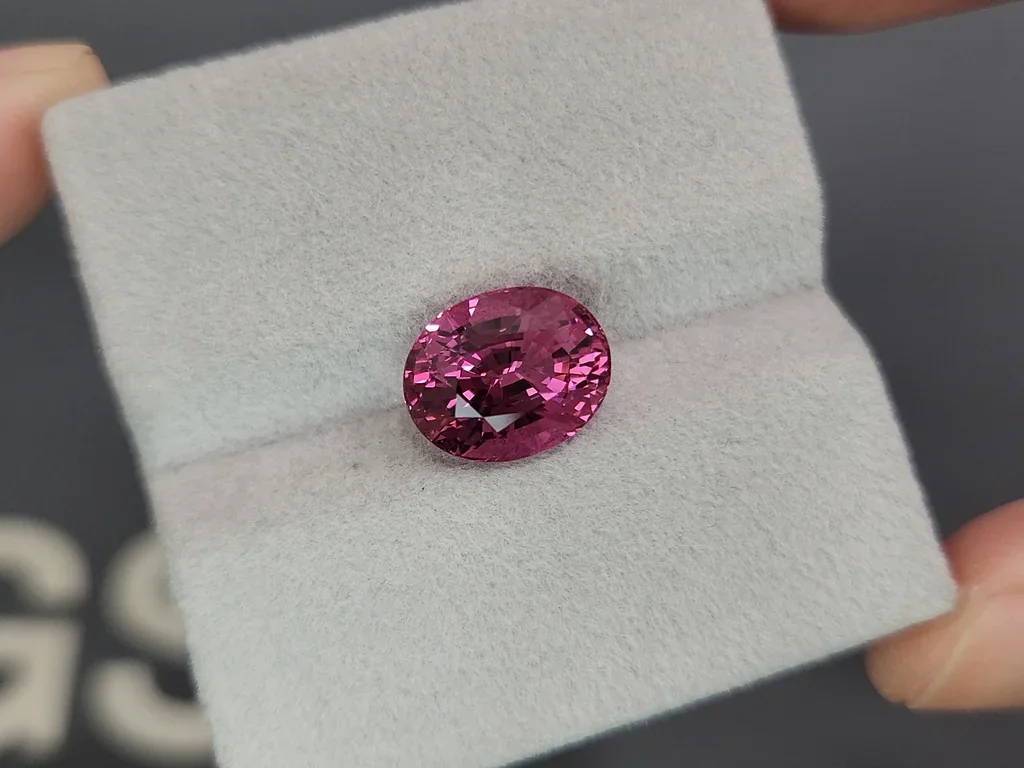 Purple-pink Mahenge spinel in oval cut 5.65 carats, Tanzania Image №4