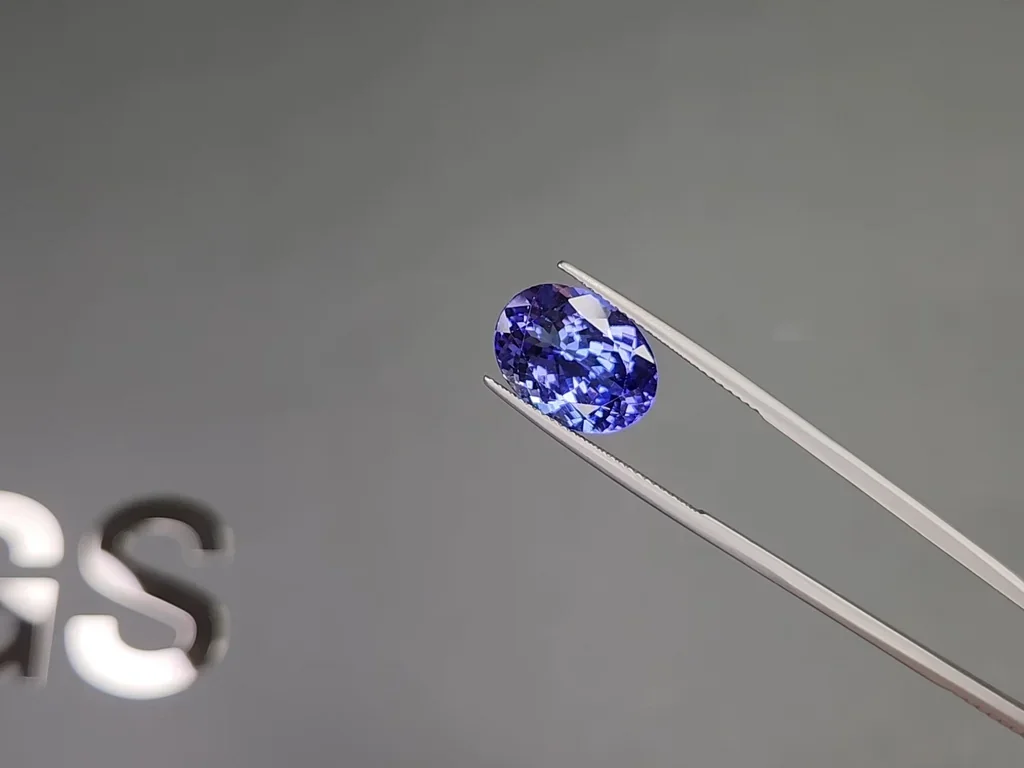 Tanzanite in oval cut 8.21 carats, Tanzania Image №3