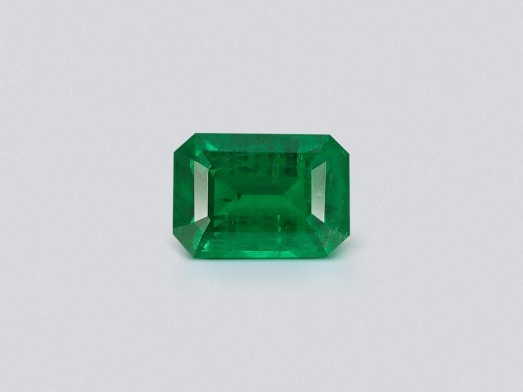 Vivid green emerald in octagon cut 0.78 carats, Panjshir Image №1