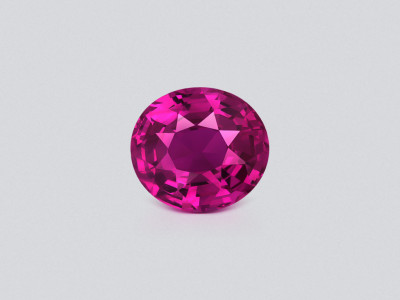 Unheated sapphire Vivid Pink oval cut 2.05 carats, Madagascar photo