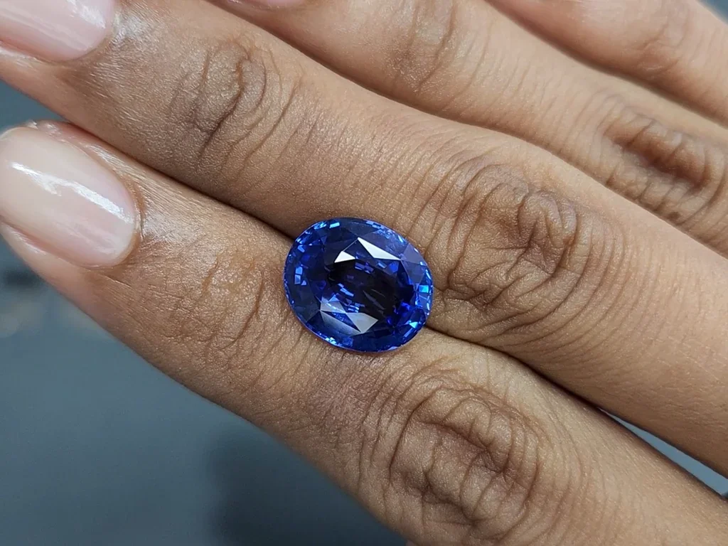 Sapphire Royal Blue oval cut 7.02 carats, Sri Lanka  Image №2