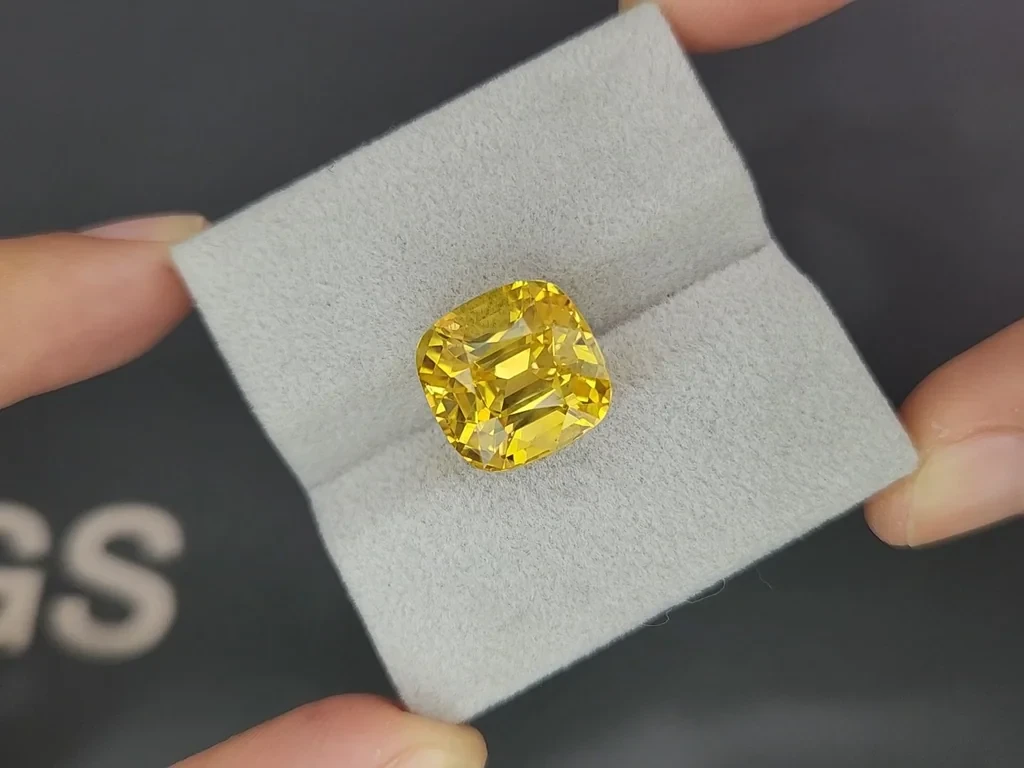 Unheated sapphire Golden Yellow cushion cut 15.15 carats, Sri Lanka Image №4