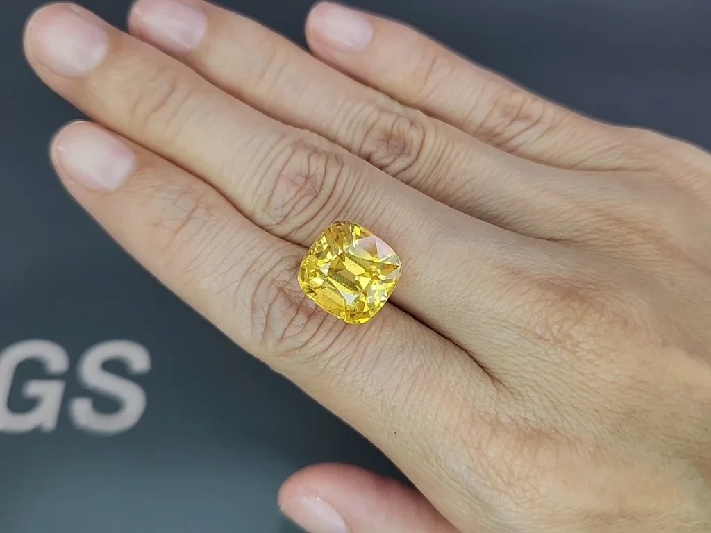 Unheated sapphire Golden Yellow cushion cut 15.15 carats, Sri Lanka Image №2