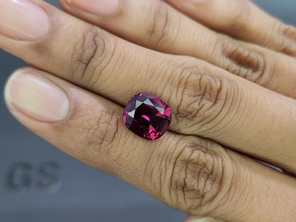 Garnet rhodolite garnet cushion cut 5.76 carats, Tanzania Image №1
