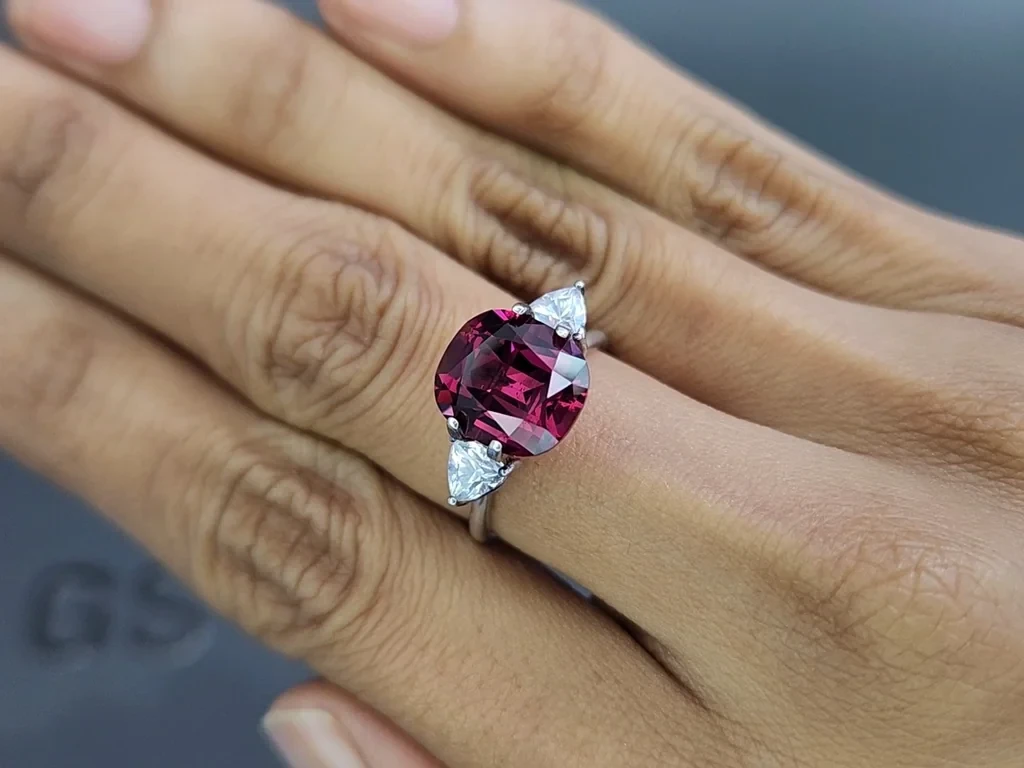 Garnet rhodolite garnet cushion cut 5.76 carats, Tanzania Image №4