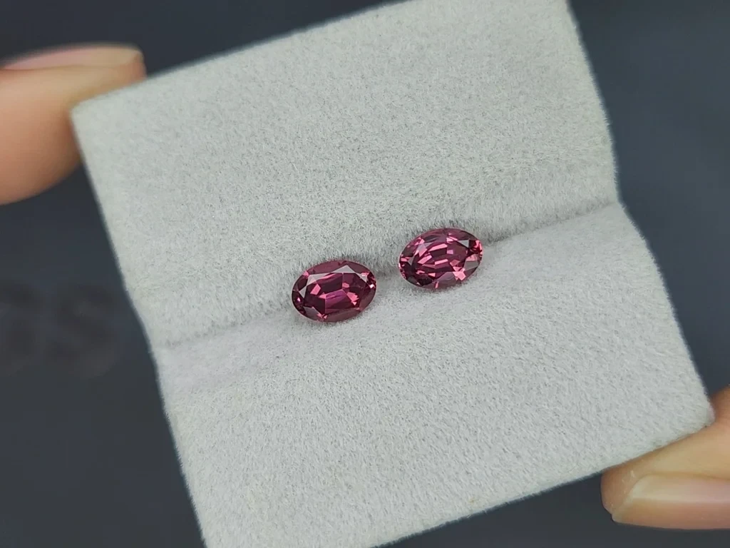 Pair of rhodolite garnets oval cut 1.87 carats, Madagascar Image №4
