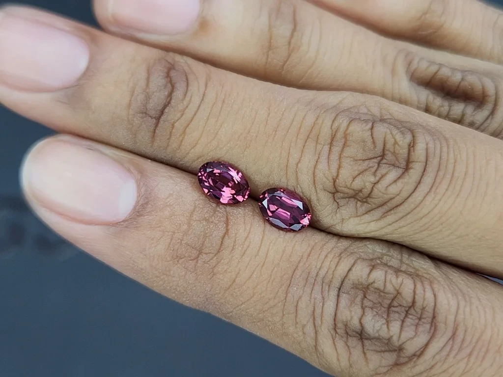 Pair of rhodolite garnets oval cut 1.87 carats, Madagascar Image №2