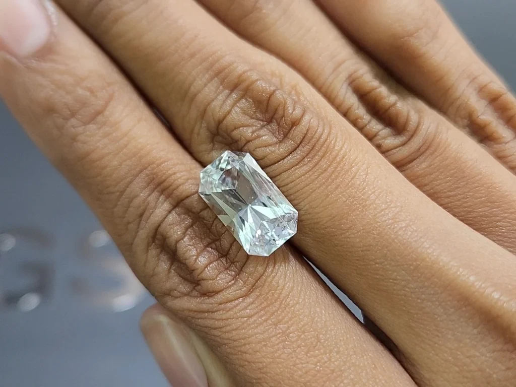Kunzite light green radiant cut 5.41 carats, Pakistan Image №2