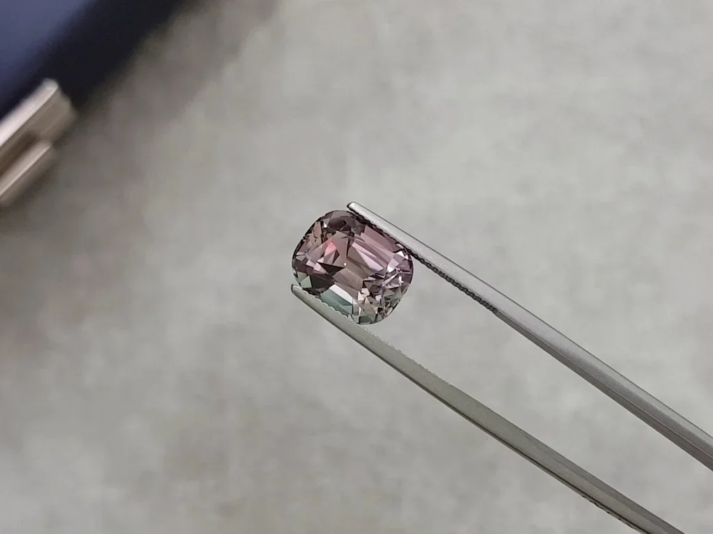 Polychrome pink-green tourmaline 8.13 ct in cushion cut, Nigeria Image №3