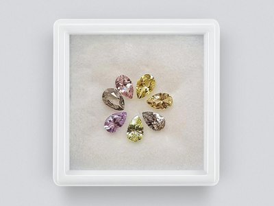 Set of calibrated sapphires 6x4 mm, pear cut, 2.71 carats/7 pcs. photo
