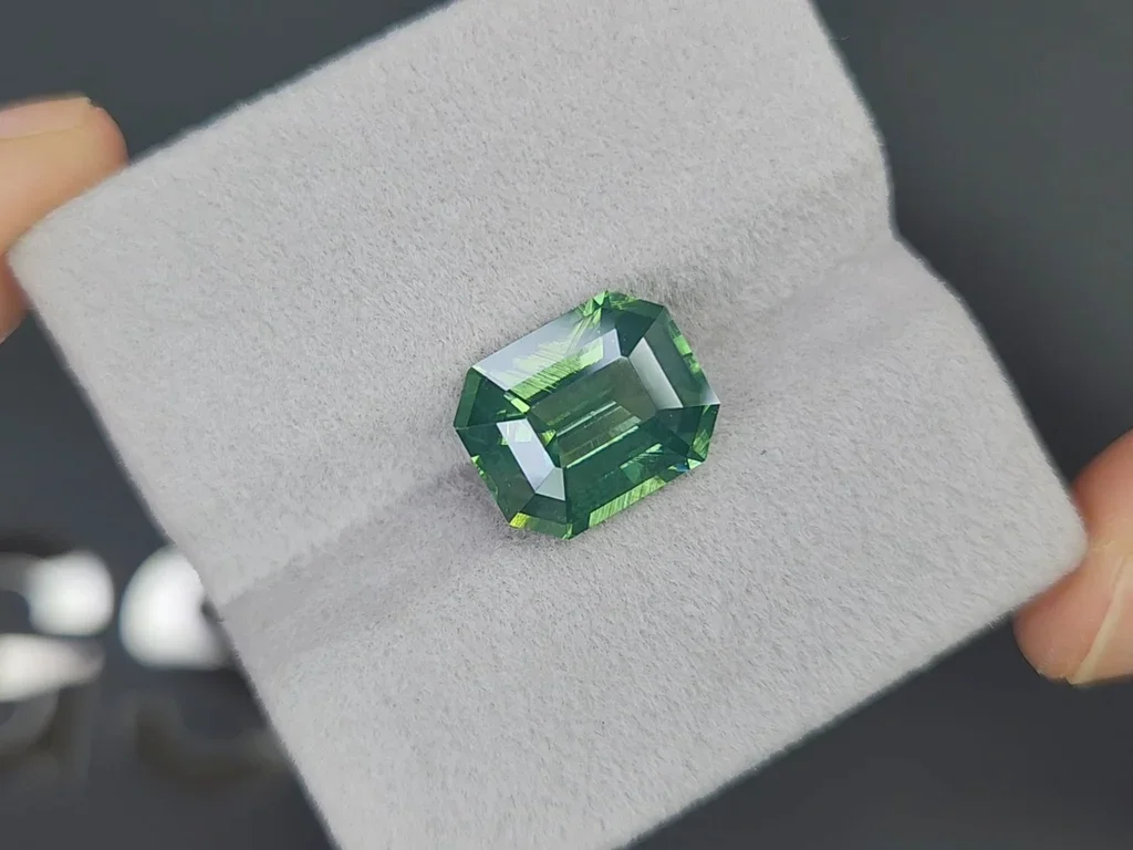 Green zircon in octagon cut 7.05 carats, Madagascar  Image №4