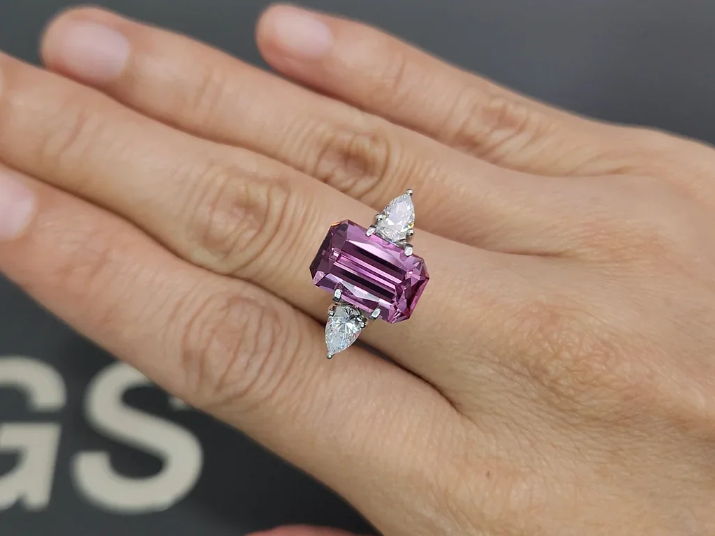 Purple spinel in octagon cut 6.46 carats, Tanzania Image №5