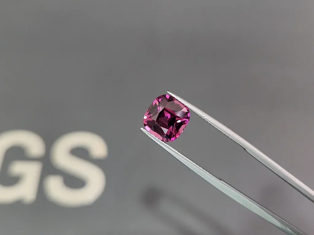 Garnet rhodolite cushion cut 5.48 carats, Tanzania Image №3