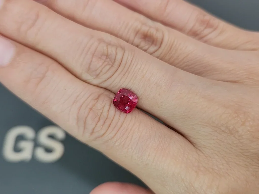 Spinel Vivid Red cushion cut 1.62 carats, Burma Image №2