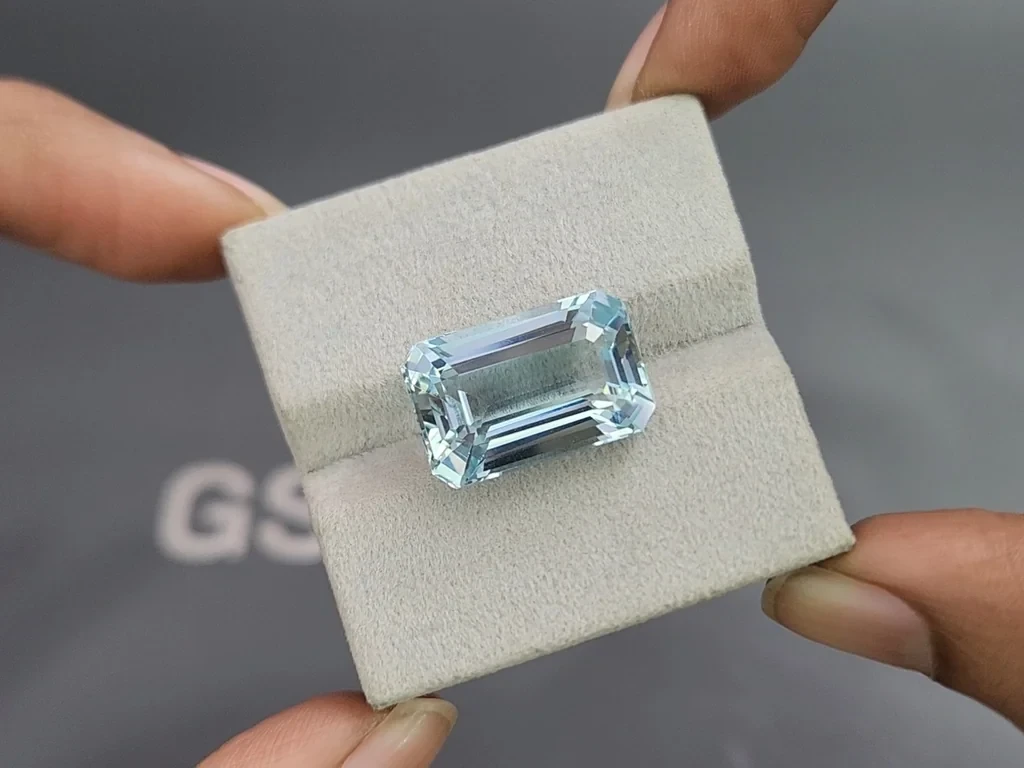 Large aquamarine octagon cut 15.88 carats, Madagascar  Image №4