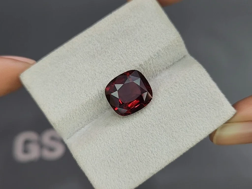 Spinel intense red cushion cut 6.54 carats, Vietnam Image №4