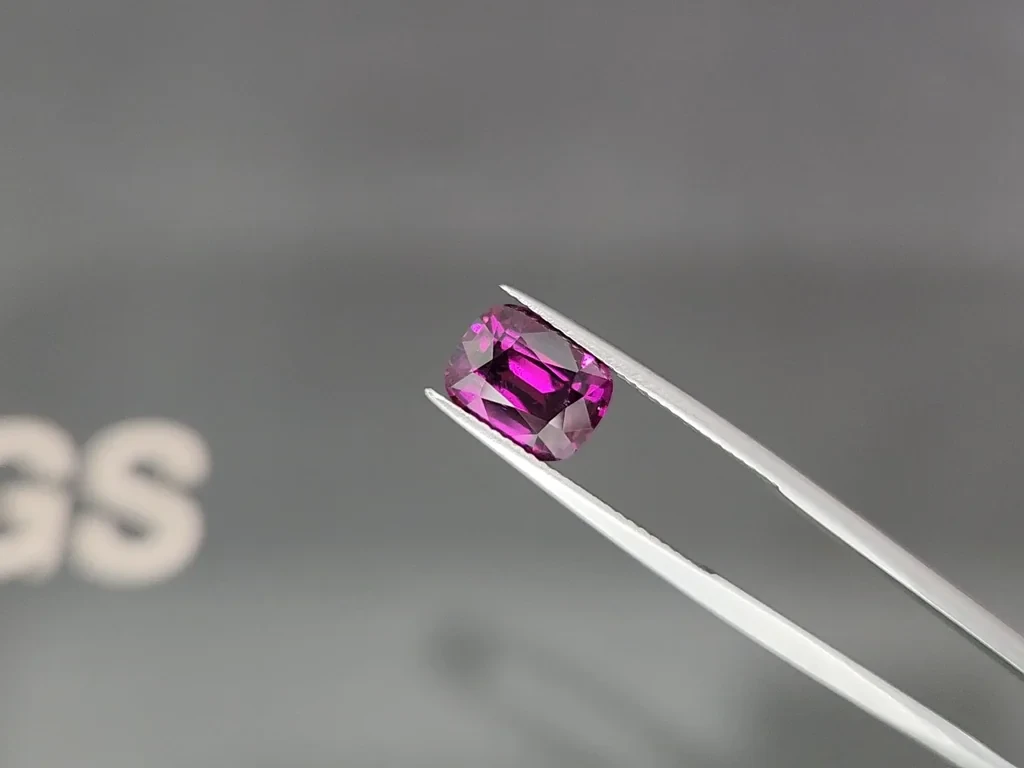 Garnet rhodolite cushion cut 3.70 carats, Tanzania Image №3