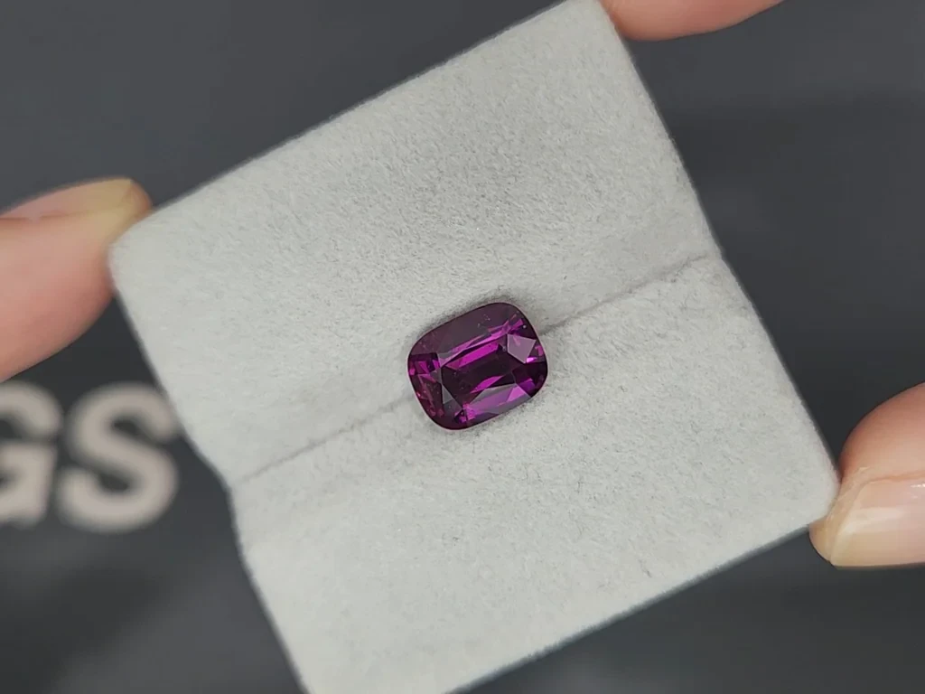 Garnet rhodolite cushion cut 3.70 carats, Tanzania Image №4