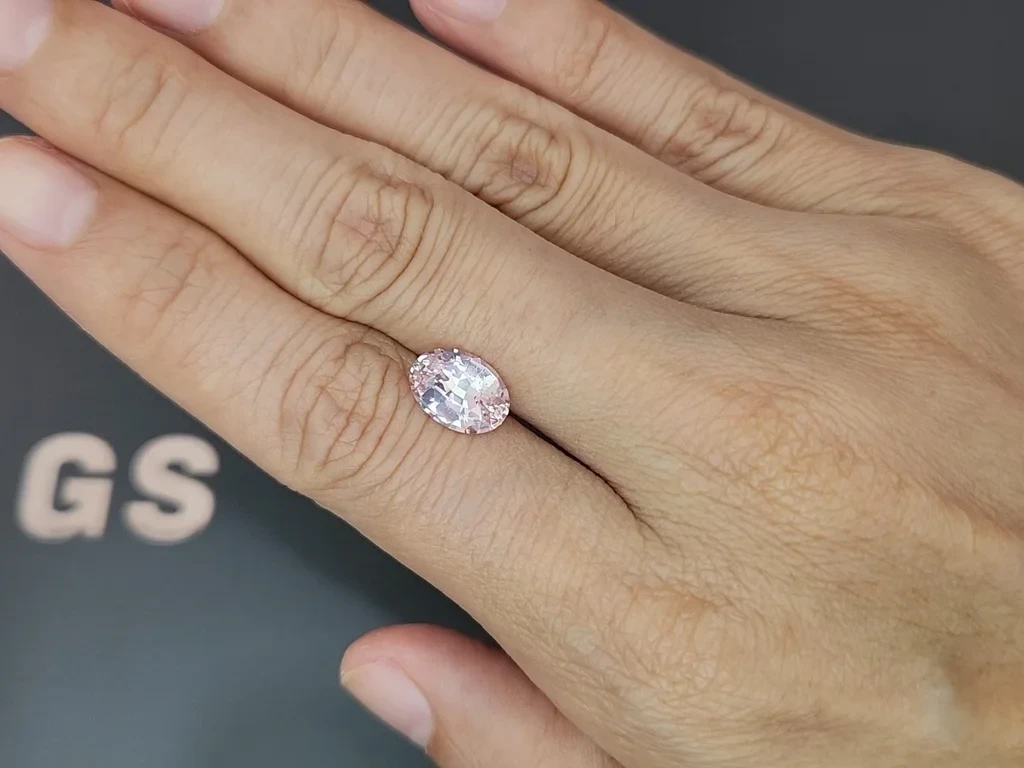 Unheated peach sapphire oval cut 2.60 carats, Sri Lanka Image №2