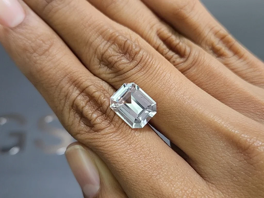 Kunzite octagon cut 5.03 carats, Pakistan Image №2