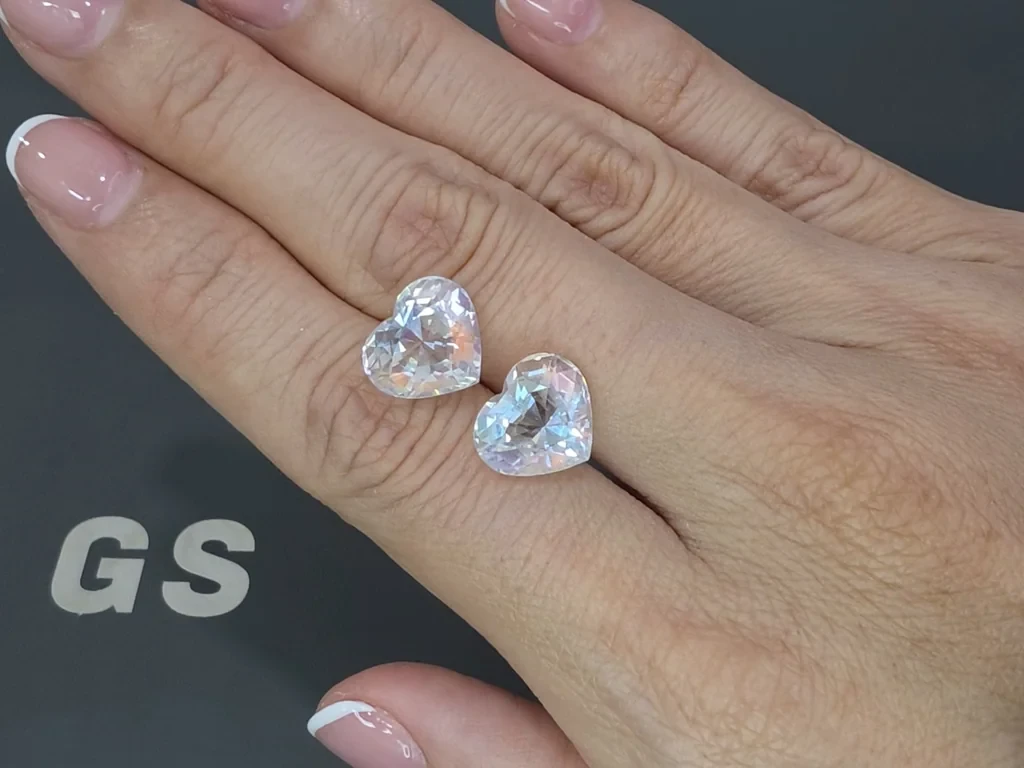 Pair of moonstones heart shape 9.26 carats, Madagascar Image №2