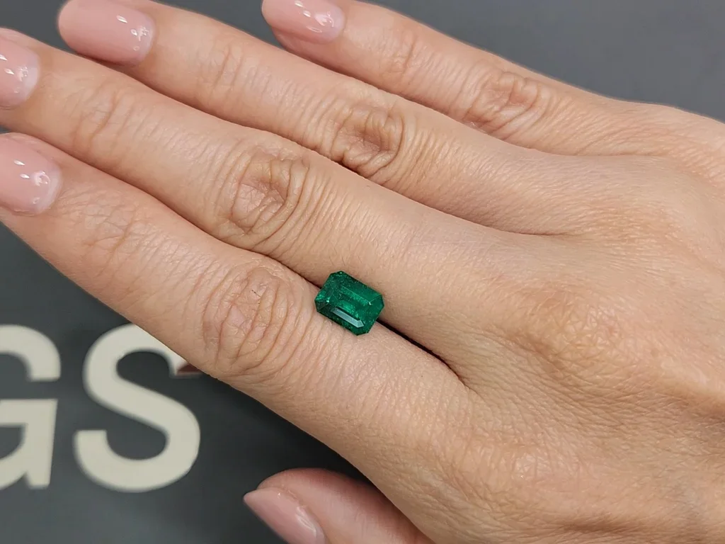 Muzo Green emerald octagon cut 1.57 ct, Colombia Image №2