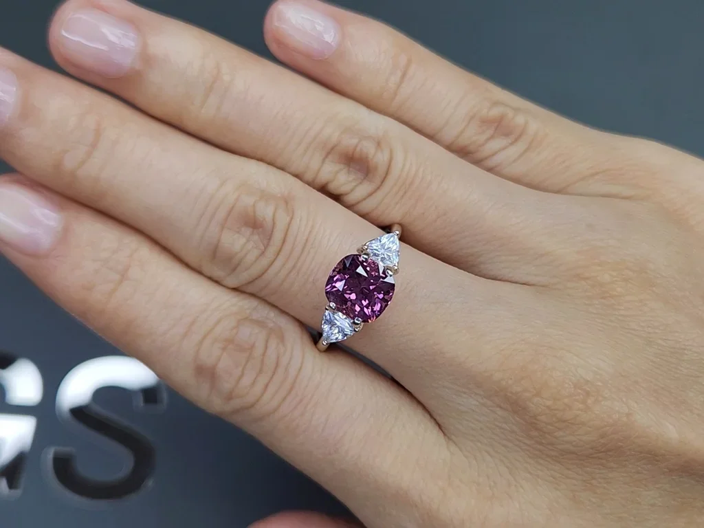 Cushion-cut purple spinel 2.96 carats, Tanzania Image №5