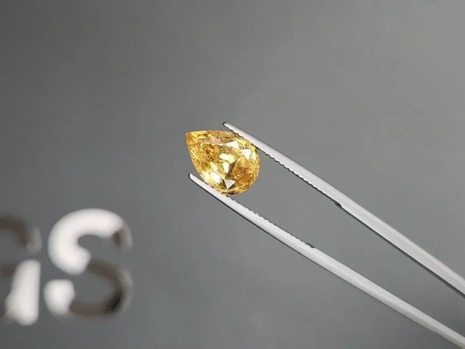 Yellow-orange pear-cut hessonite garnet 4.44 carats, Tanzania Image №3