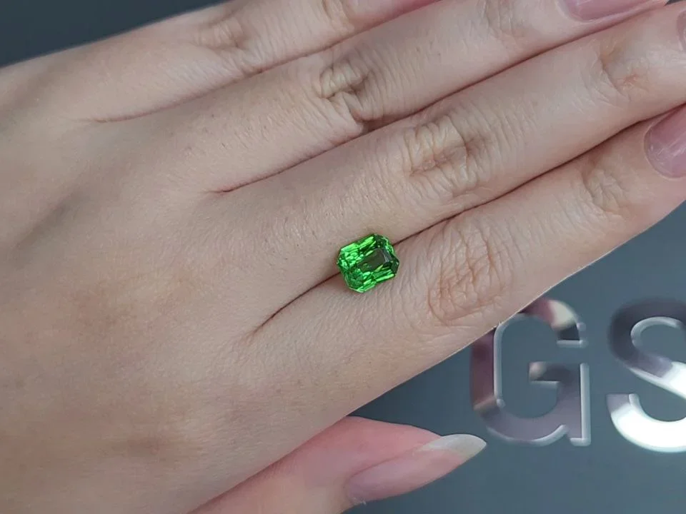 Intense green tsavorite garnet in radiant cut 2.53 carats, Tanzania Image №2