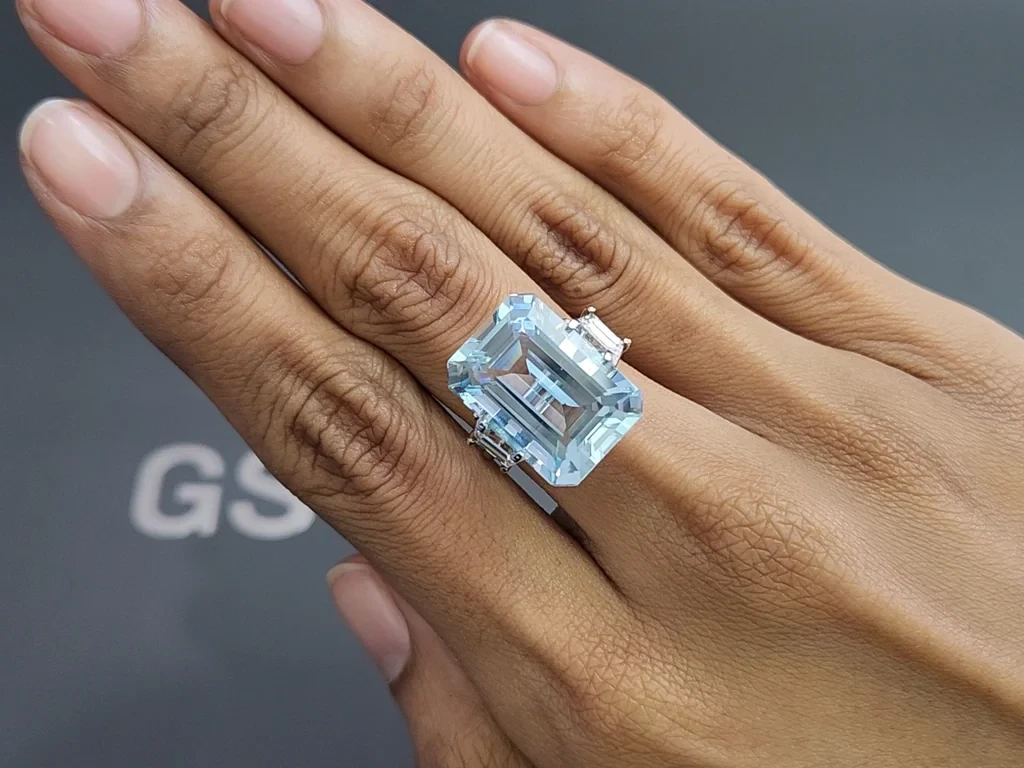 Large aquamarine octagon cut  14.99 carats, Madagascar  Image №5