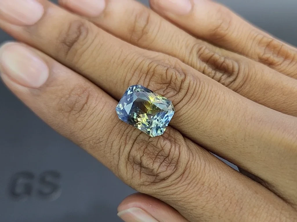 Unheated Bi-color sapphire in radiant cut  11.65 carats, Sri Lanka Image №2