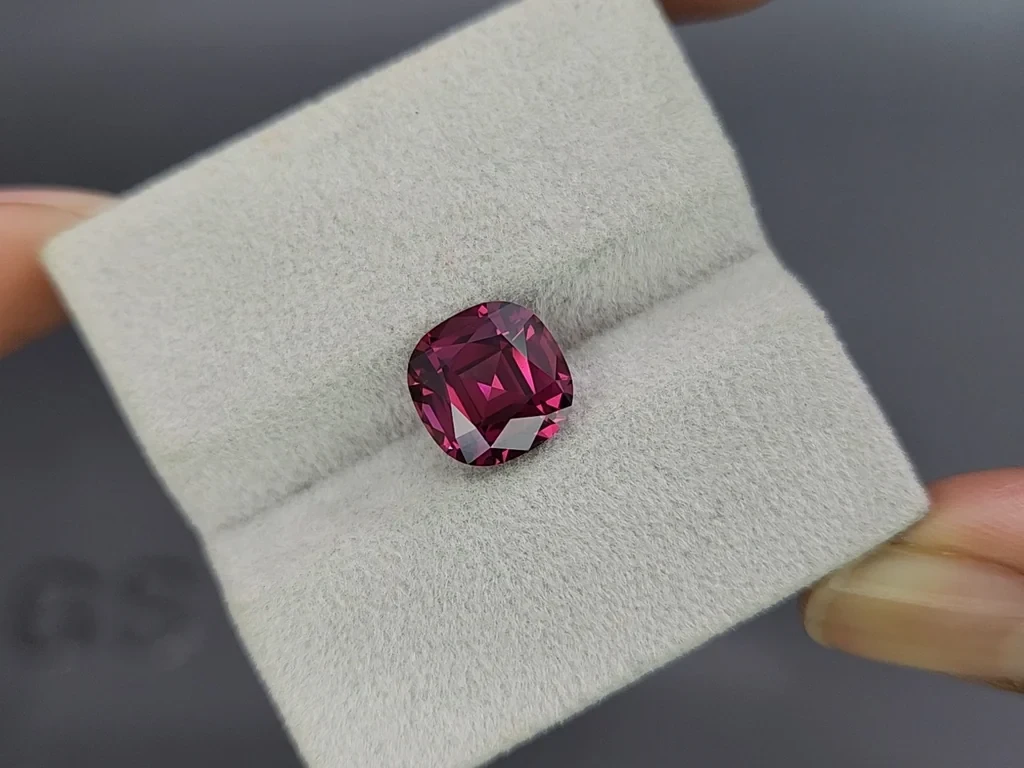 Garnet rhodolite cushion cut 4.55 carats,Tanzania Image №4