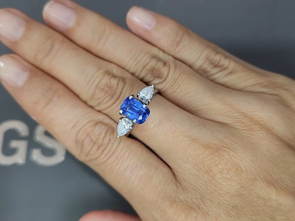 Unheated Cornflower Blue sapphire cushion cut  2.08 carats, Sri Lanka Image №5