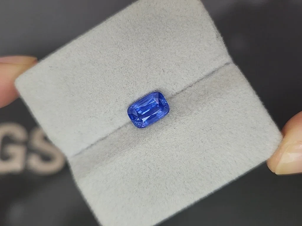 Unheated Cornflower Blue sapphire cushion cut  2.08 carats, Sri Lanka Image №4