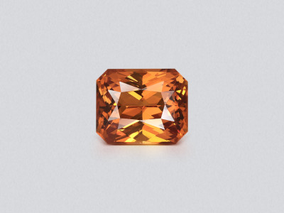 Garnet spessartine Vivid orange radiant cut  2.20 carats, Madagascar photo