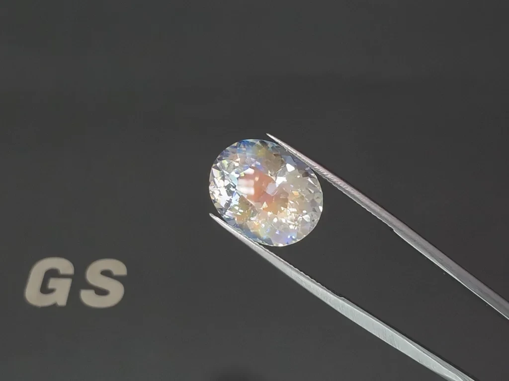 Rainbow moonstone in oval cut 11.94 carats, Madagascar  Image №3
