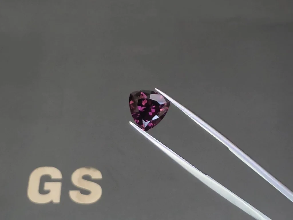 Purple spinel trillion cut 2.62 carats, Tanzania Image №3