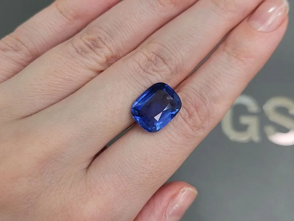 Unheated Blue sapphire in cushion cut 9.57 carat, Sri Lanka Image №2