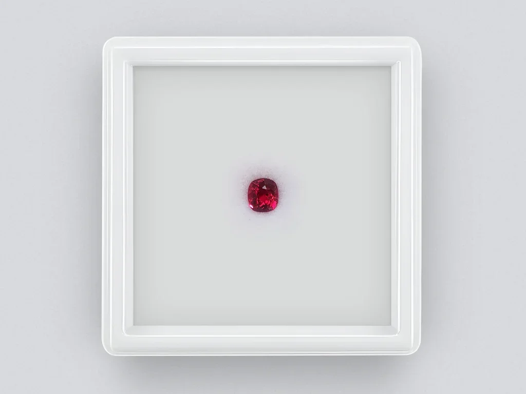 Cushion-cut red spinel 0.33 carats, Burma Image №1