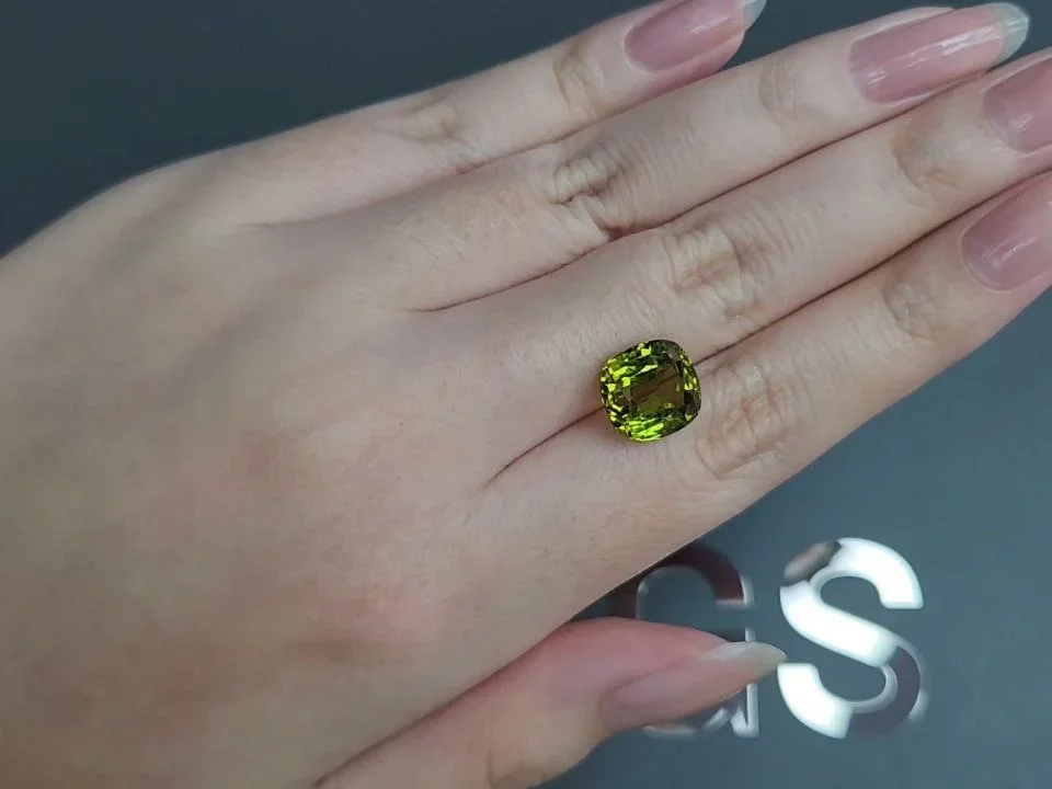Greenish-yellow tourmaline in cushion cut 5.32 carats, Africa Image №3