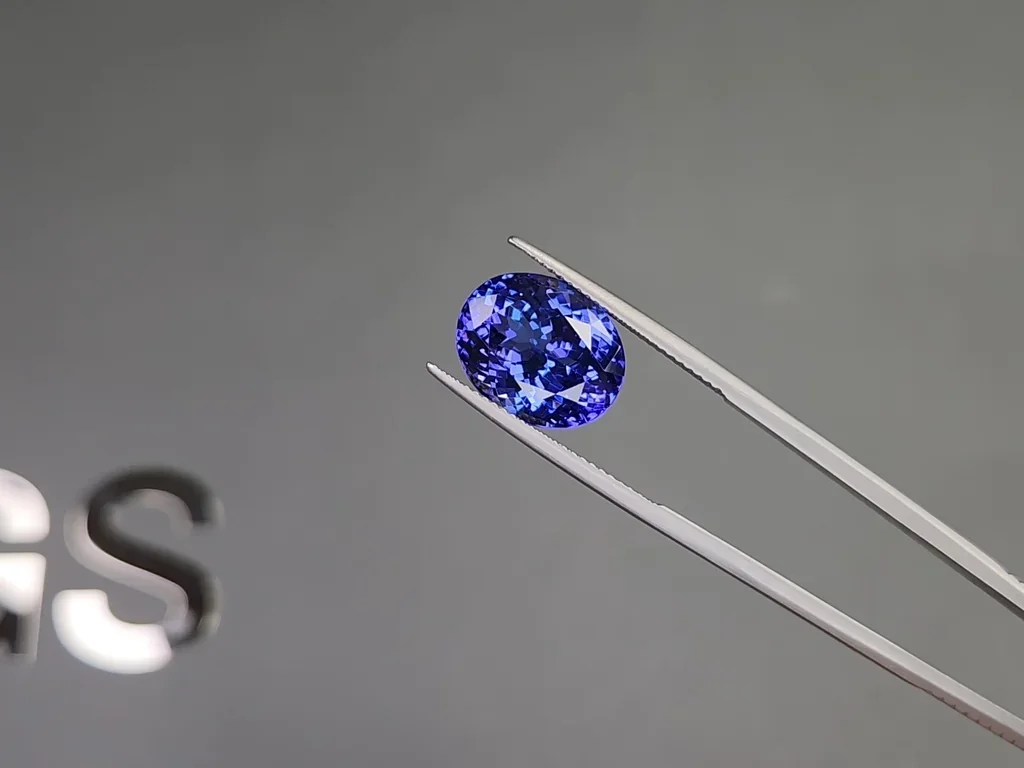 Tanzanite in oval cut 9.00 carats, Tanzania Image №3